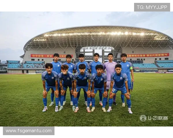 上海足球队的转型之路:从传统强队到现代化精英团队的蜕变与挑战 上海足球队的转型之路:从传统强队到现代化精英团队的蜕变与挑战