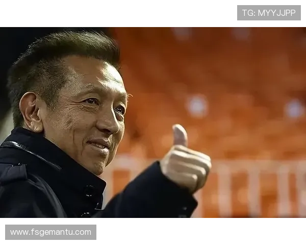 中国老牌足球明星再婚引发热议昔日辉煌与新生活交织成话题 中国老牌足球明星再婚引发热议昔日辉煌与新生活交织成话题