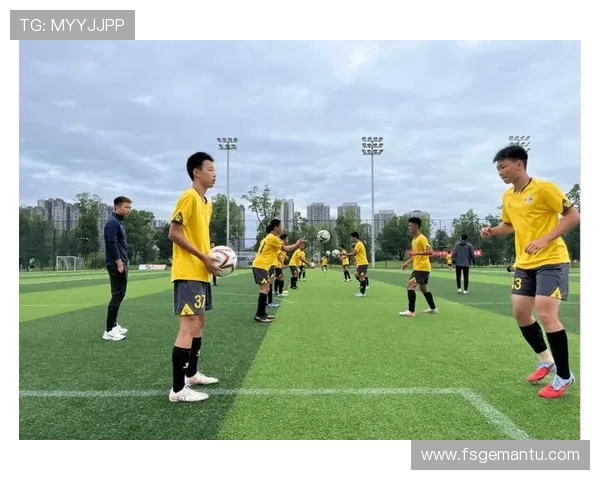 从默默无闻到闪耀绿茵坚持努力成就足球明星的奋斗之路